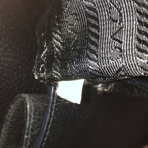 Prada large leather tote - Picture 4 of 8